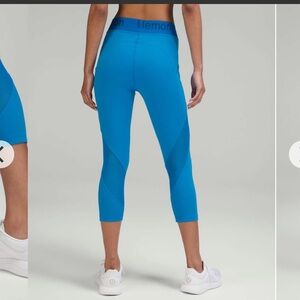 Lululemon Logo Waistband High-Rise Training Crop 21"
Poolside